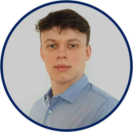 Axel, ancien apprenant devenu consultant senior chez EY